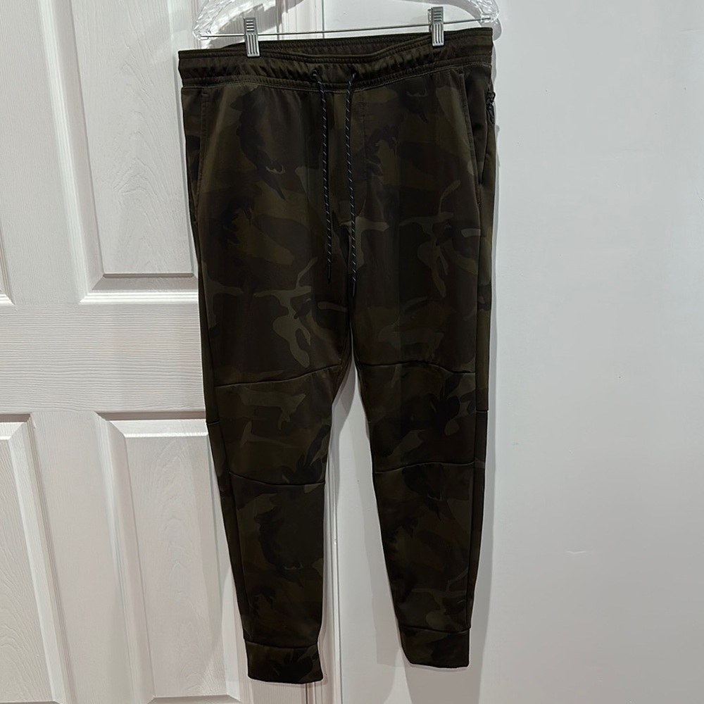 Men's Camouflage Jogger Pants Size L